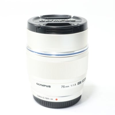 M.ZUIKO DIGITAL ED 75mm F1.8 シルバー