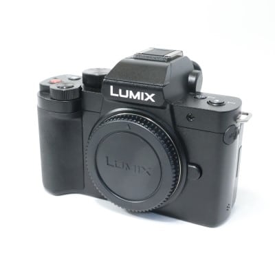 LUMIX G100D ボディ DC-G100D