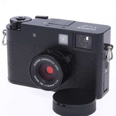 X half (FUJIFILM X-HF1) ブラック