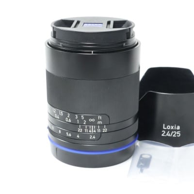 Loxia 2.4/25 E-mount