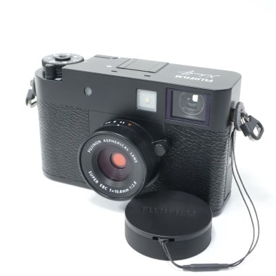X half (FUJIFILM X-HF1) ブラック