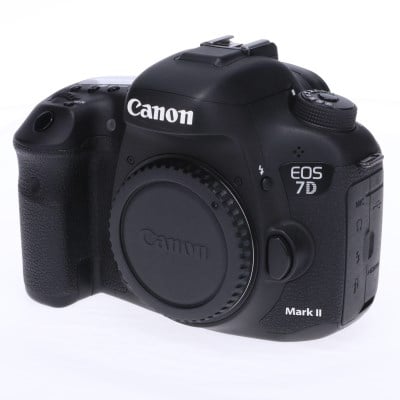 EOS 7D Mark II ボディー