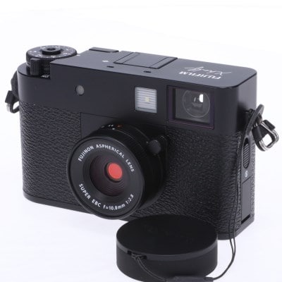 X half (FUJIFILM X-HF1) ブラック