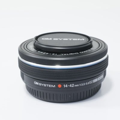 OM SYSTEM M.ZUIKO DIGITAL ED 14-42mm F3.5-5.6 EZ ブラック