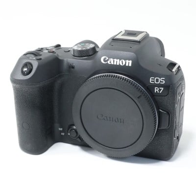 EOS R7 ボディー