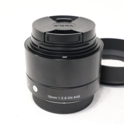 SIGMA 19mm F2.8 DN Art マイクロフォーサーズ ブラック 中古
