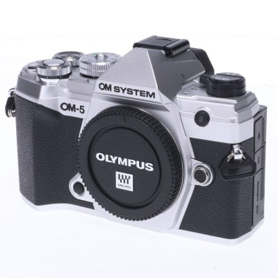 OM SYSTEM OM-5 ボディー シルバー