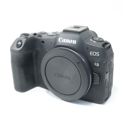 EOS R8 ボディー 海外モデル