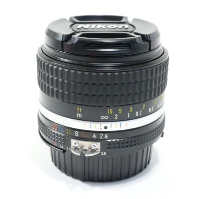 AI Nikkor 28mm f/2.8S