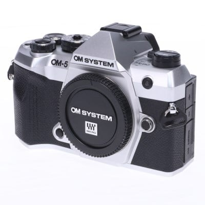 OM SYSTEM OM-5 Mark II ボディー シルバー