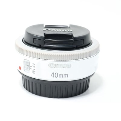 EF 40mm F2.8 STM ホワイト