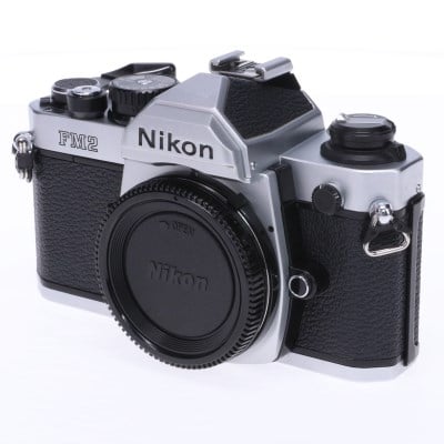 New FM2 シルバー