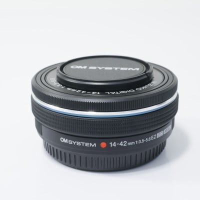 OM SYSTEM M.ZUIKO DIGITAL ED 14-42mm F3.5-5.6 EZ ブラック