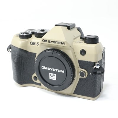 OM SYSTEM OM-5 Mark II ボディー サンドベージュ