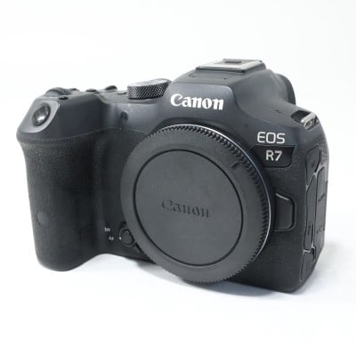 EOS R7 ボディー