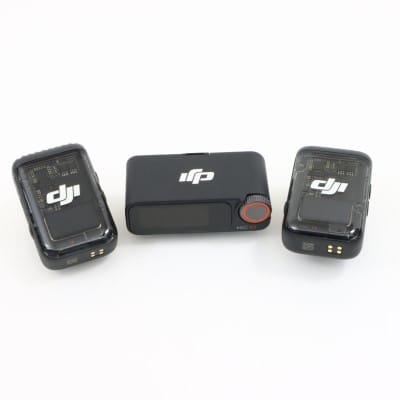 DM1021 [DJI Mic 2 (トランスミッター×2 + レシーバー×1 + 充電ケース)]