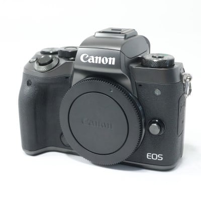 EOS M5 ボディー