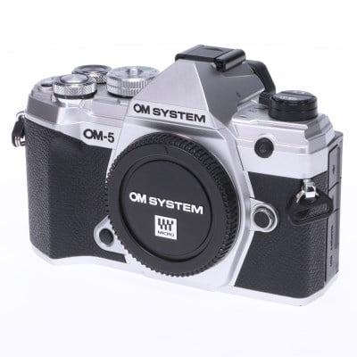 OM SYSTEM OM-5 ボディー シルバー