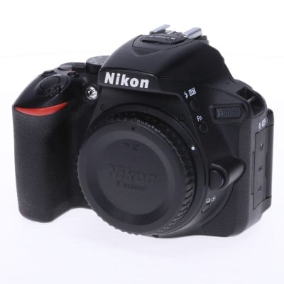 D5600 ボディ