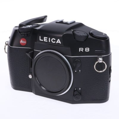R8 (ブラック)