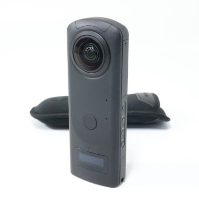 RICOH THETA Z1