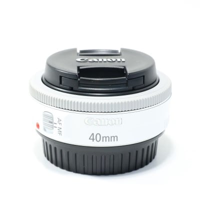 EF 40mm F2.8 STM ホワイト