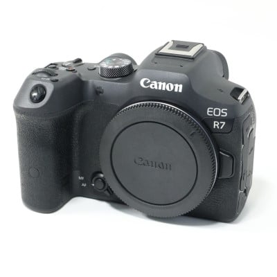 EOS R7 ボディー
