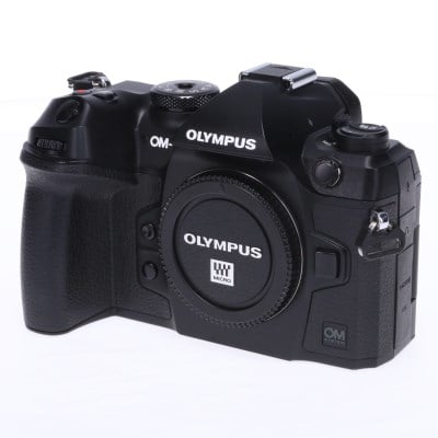 OM SYSTEM OM-1 ボディー
