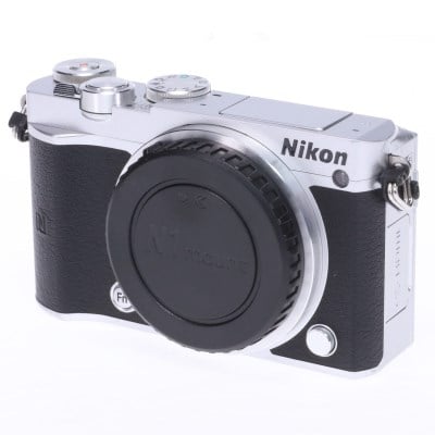 Nikon 1 J5 ボディー シルバー