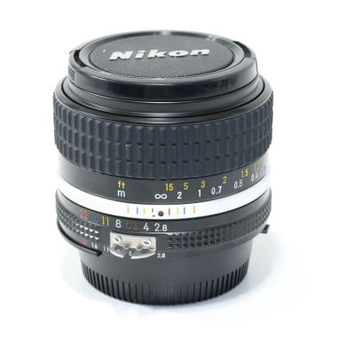 AI Nikkor 28mm f/2.8S