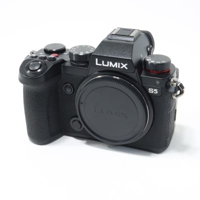 Panasonic LUMIX S5 ボディ DC-S5 中古 C2120183596065｜フジヤカメラ