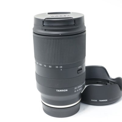 28-200mm F/2.8-5.6 Di III RXD (Model A071) ソニーEマウント