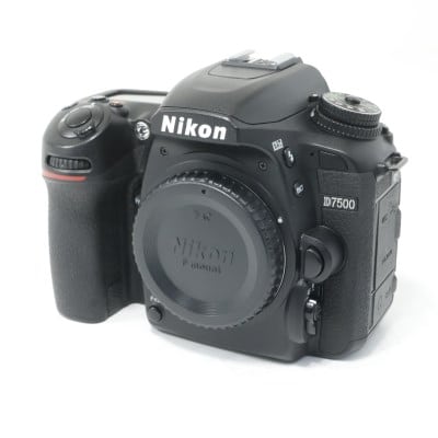 D7500 ボディ