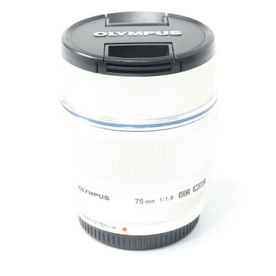 M.ZUIKO DIGITAL ED 75mm F1.8 シルバー