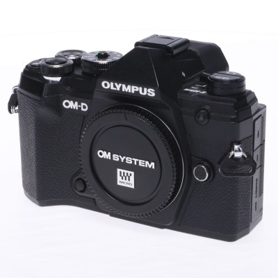 OLYMPUS ミラーレス一眼 OM-D E-M5 ボディ ブラック