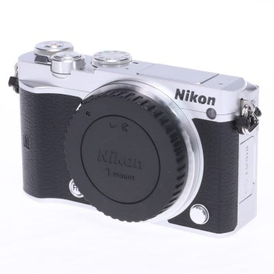 Nikon 1 J5 ボディー シルバー