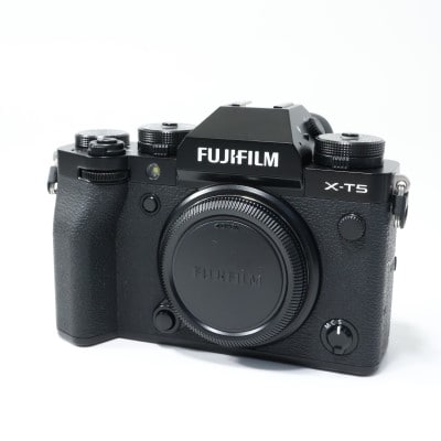 FUJIFILM X-T5 デジタル一眼レフカメラ 富士フイルム、“Xシリーズ第5世代”4020万画素センサー搭載ミラー