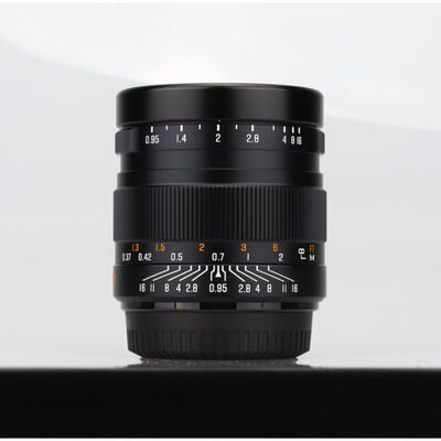 35mm F0.95 ソニーEマウント